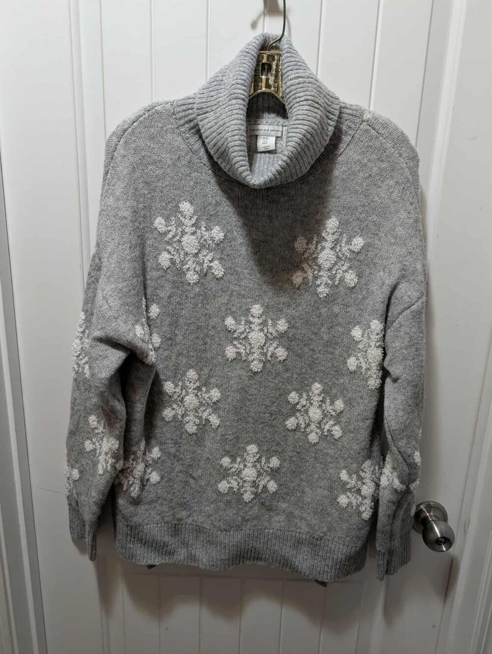 Snowflake Turtleneck Gray Christmas Sweater Pullover Cupcakes and Cashmere Sz. M